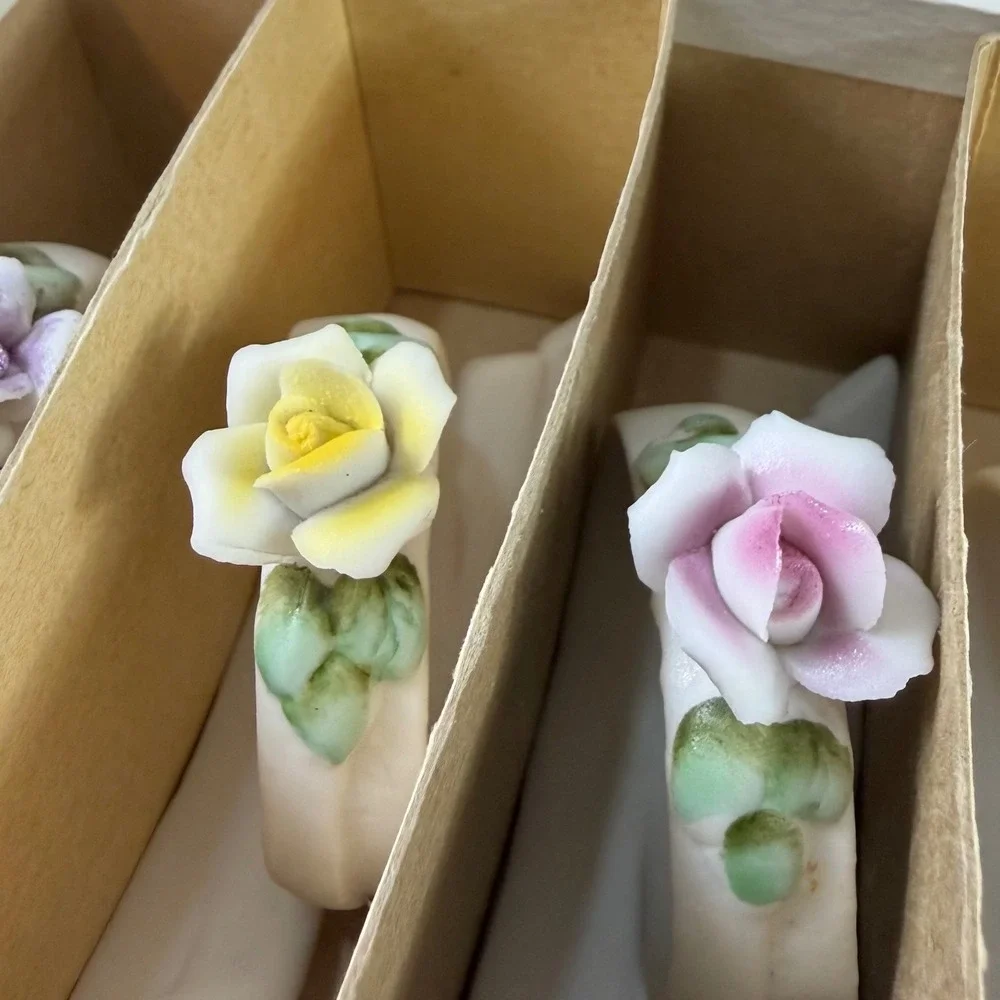 16 Vintage Porcelain Rose Napkin Rings Floral Ribbon Scroll‎ Set Made in Japan